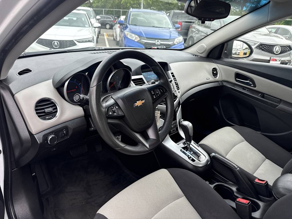 Thumbnail: 2015 Chevrolet Cruze - 2
