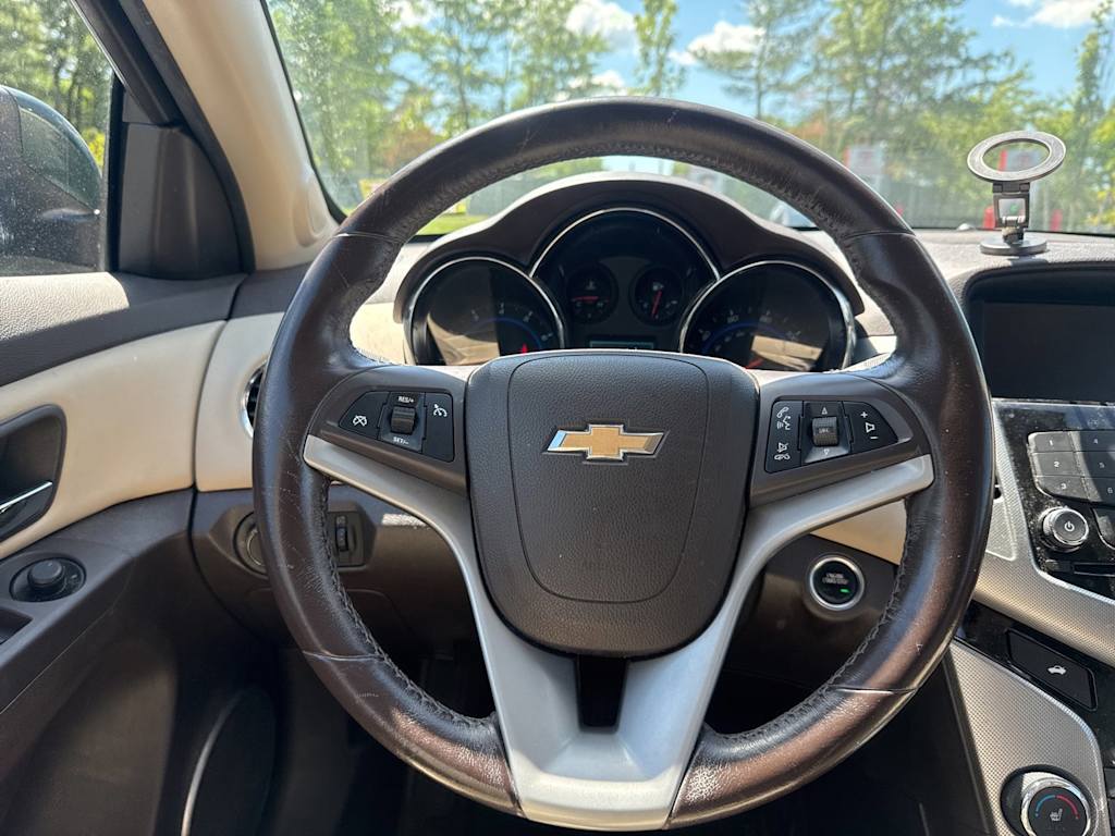 Thumbnail: 2015 Chevrolet Cruze - 12
