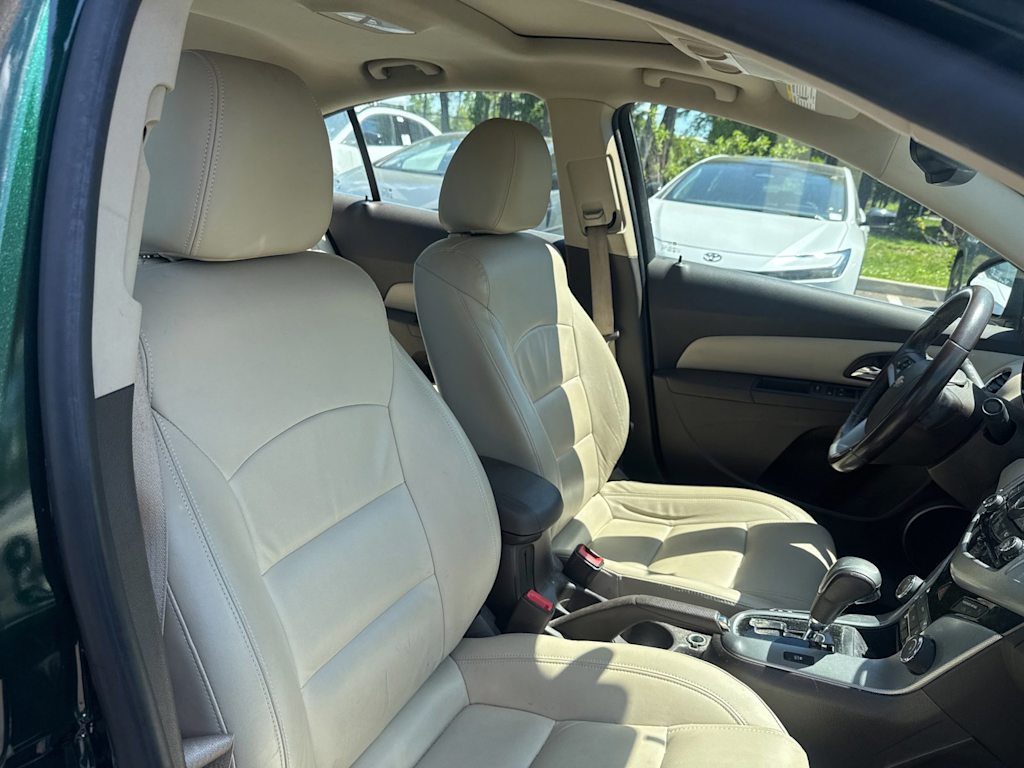 Thumbnail: 2015 Chevrolet Cruze - 10