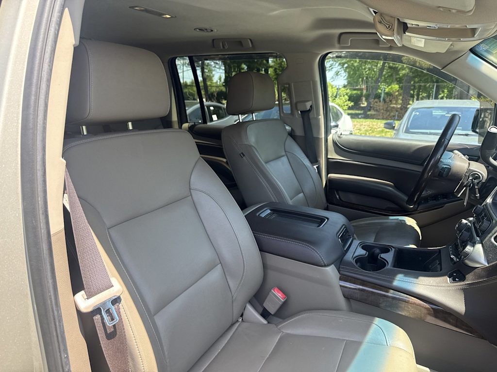 Thumbnail: 2017 Chevrolet Suburban - 10