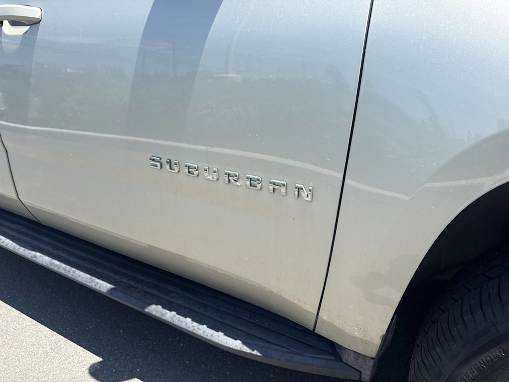 Thumbnail: 2017 Chevrolet Suburban - 6
