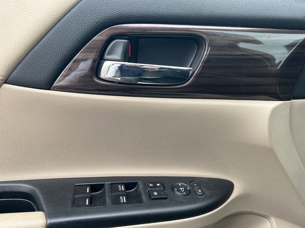 Thumbnail: 2016 Honda Accord - 17