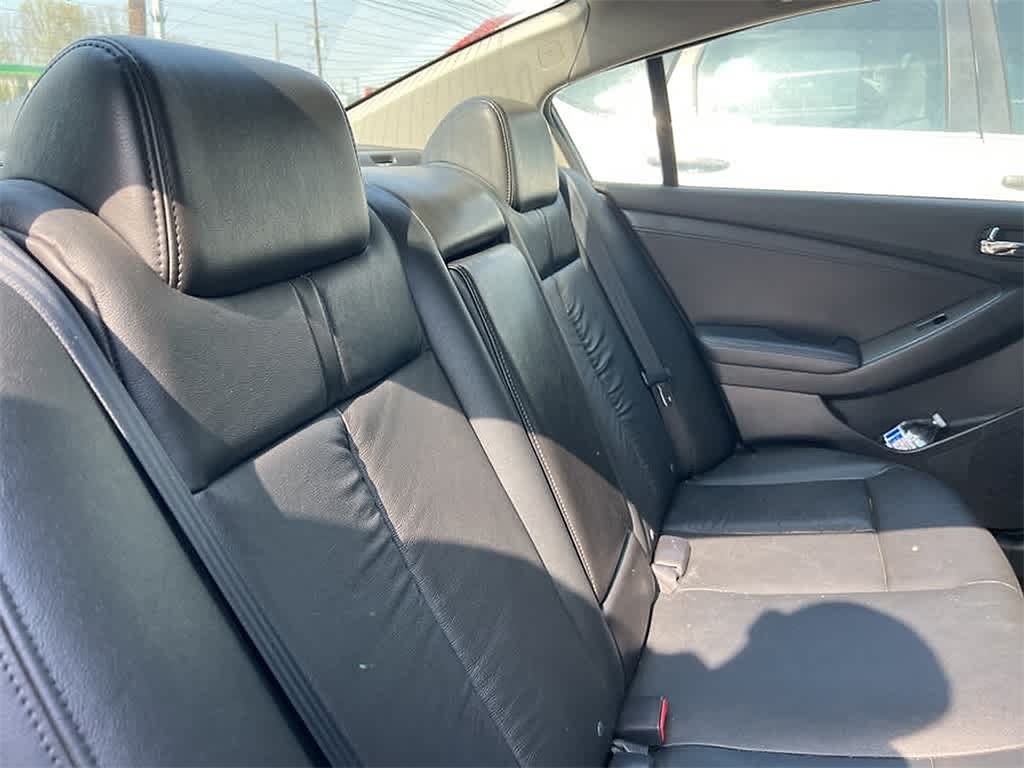 2010 Nissan Altima SL 14