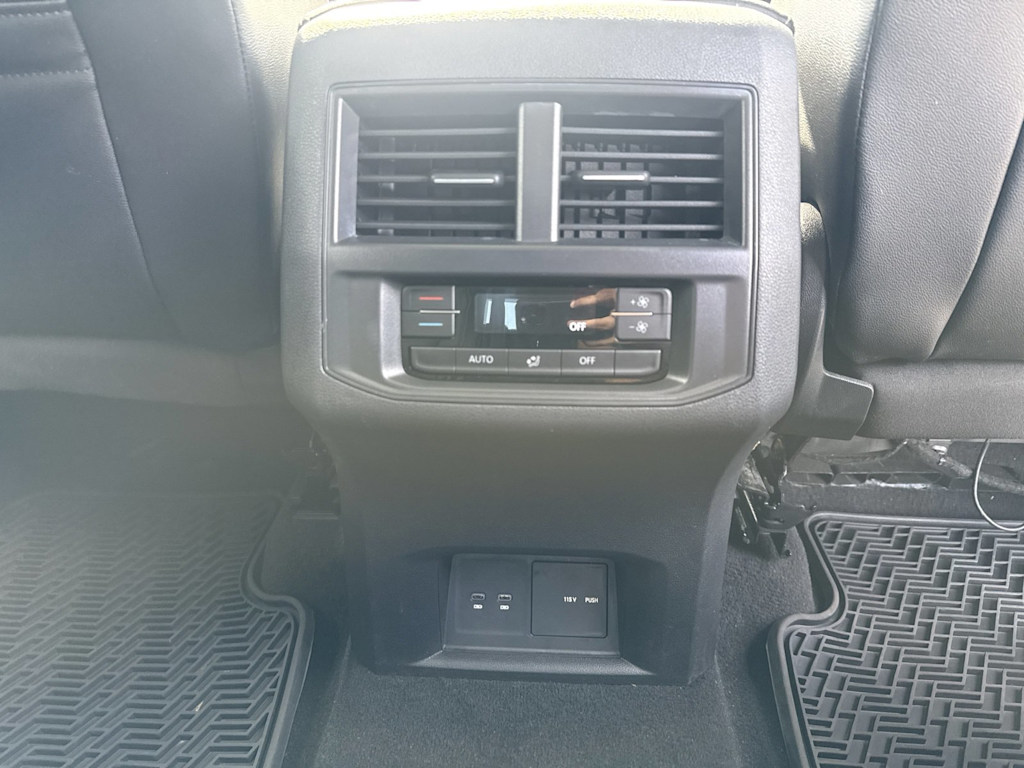 Thumbnail: 2021 Volkswagen Atlas - 26