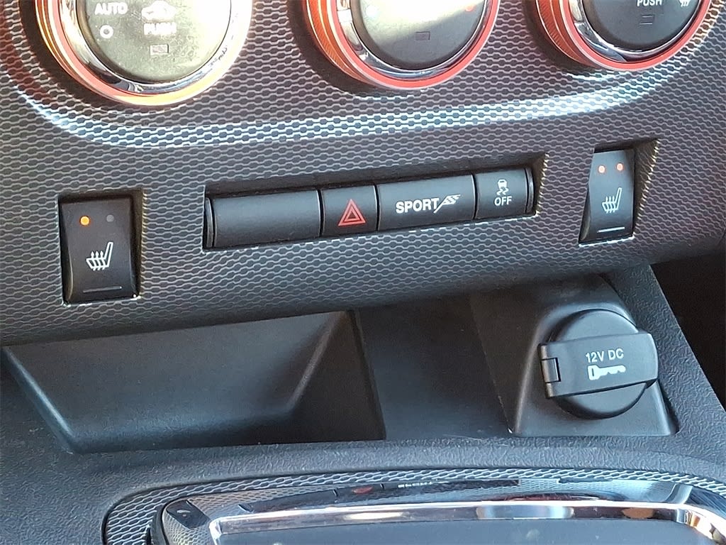 Thumbnail: 2014 Dodge Challenger - 26