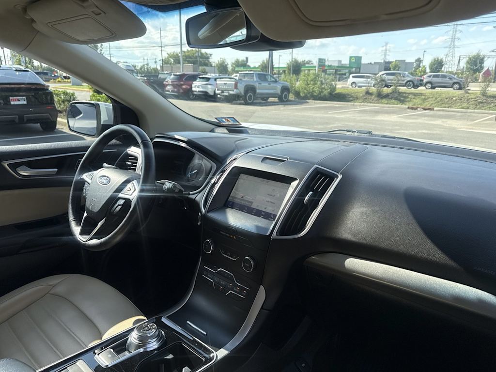 Thumbnail: 2019 Ford Edge - 8