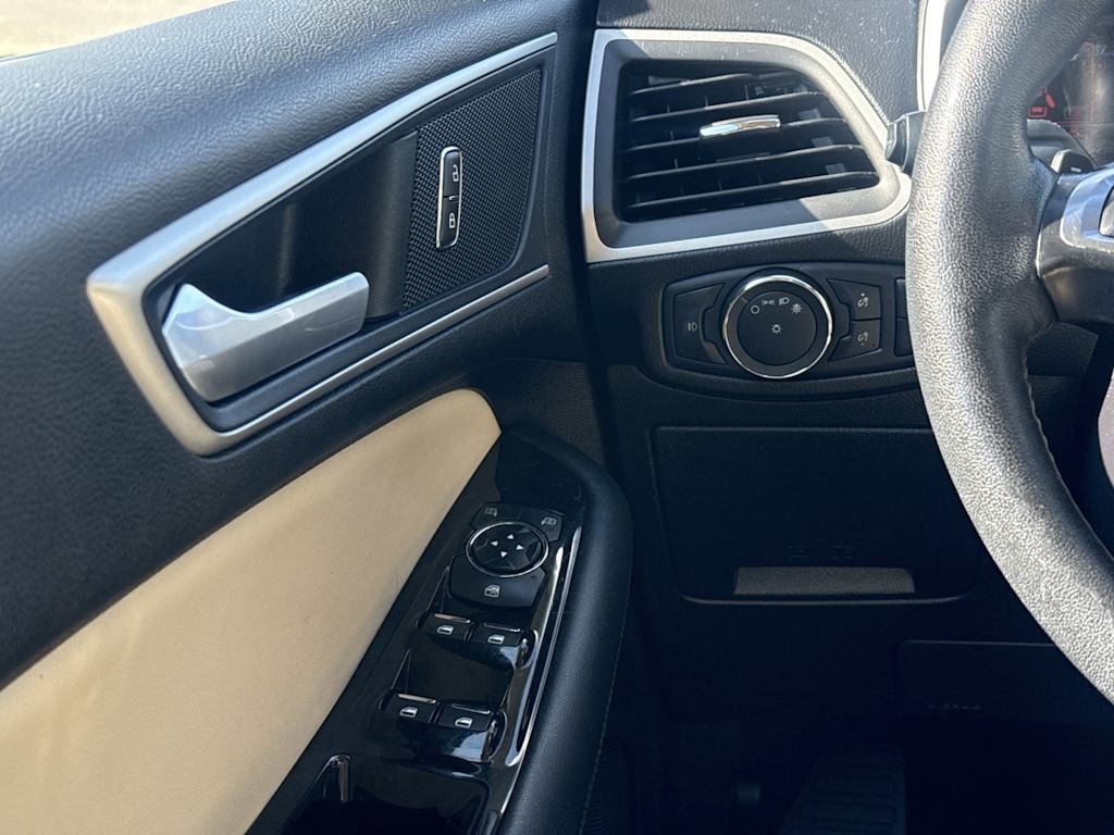 Thumbnail: 2019 Ford Edge - 22
