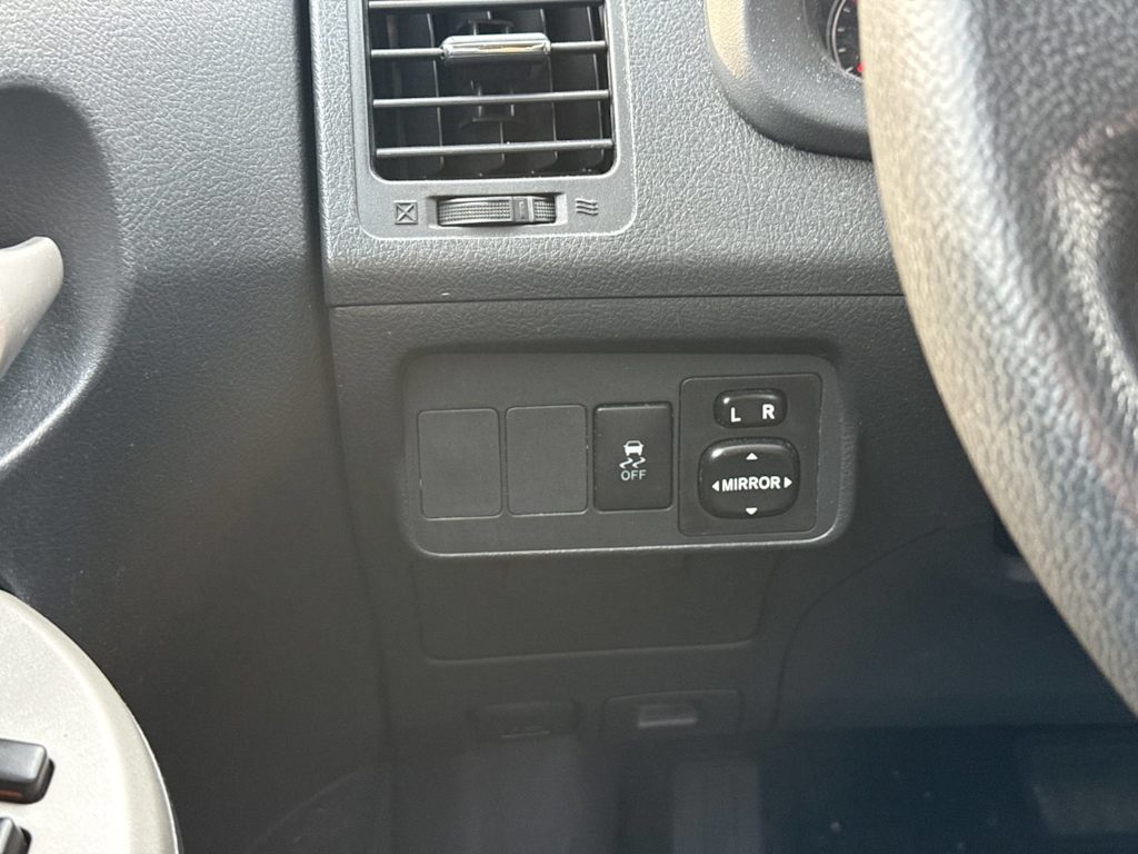 Thumbnail: 2010 Toyota Corolla - 23
