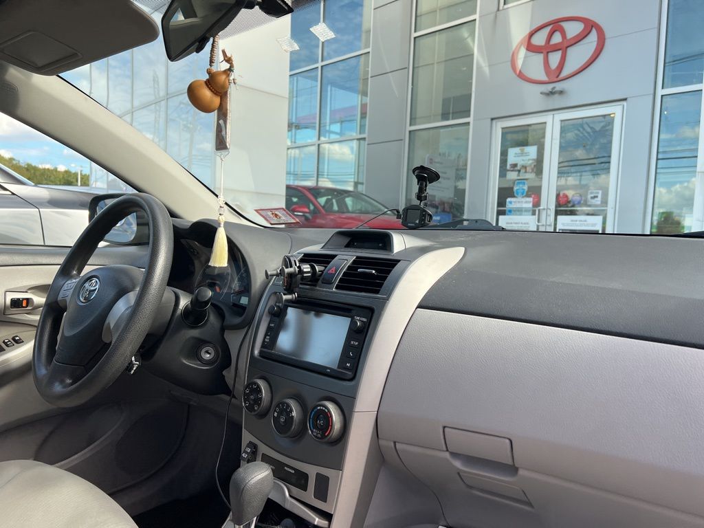 Thumbnail: 2013 Toyota Corolla - 4