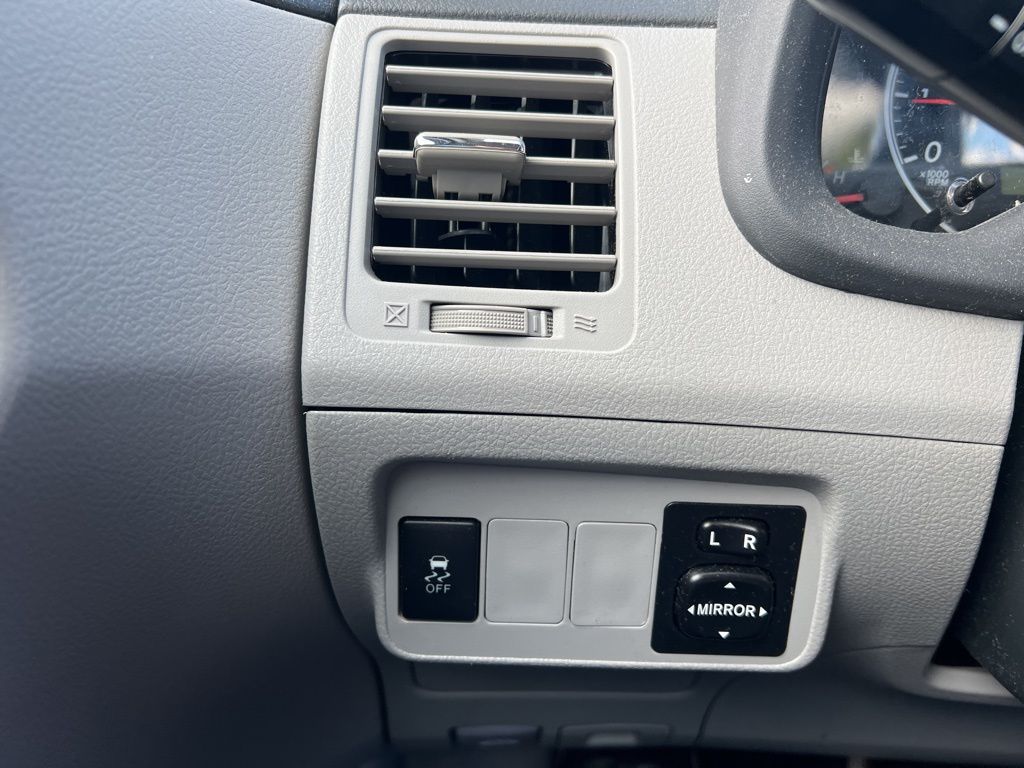 Thumbnail: 2013 Toyota Corolla - 15