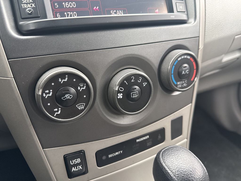 Thumbnail: 2013 Toyota Corolla - 22