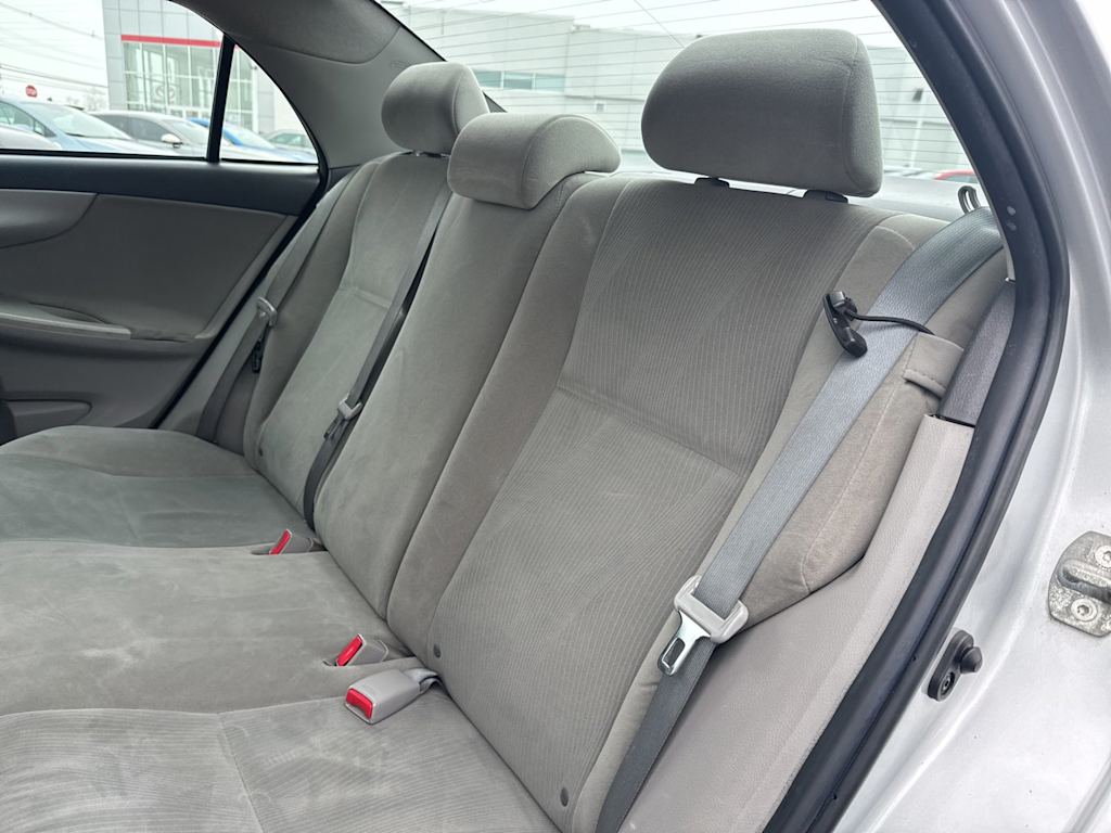 Thumbnail: 2013 Toyota Corolla - 11