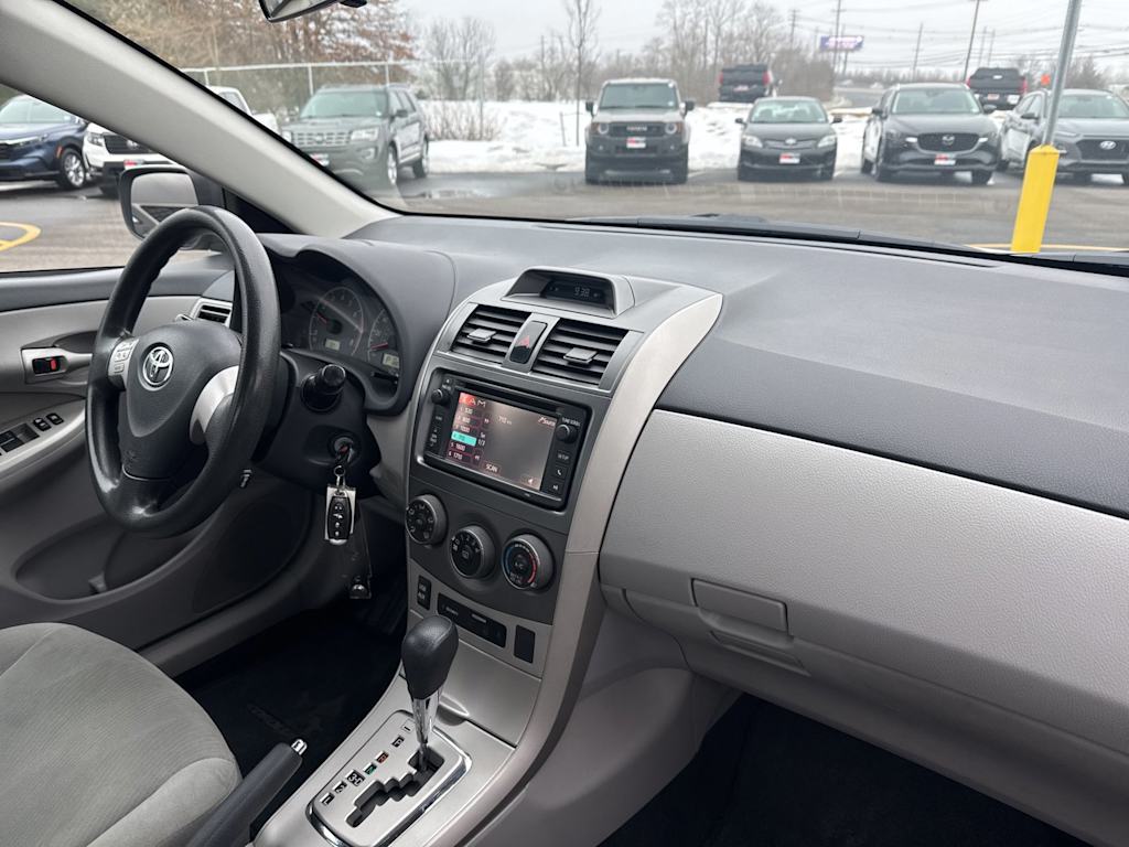 Thumbnail: 2013 Toyota Corolla - 8