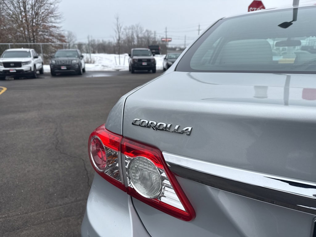 Thumbnail: 2013 Toyota Corolla - 6