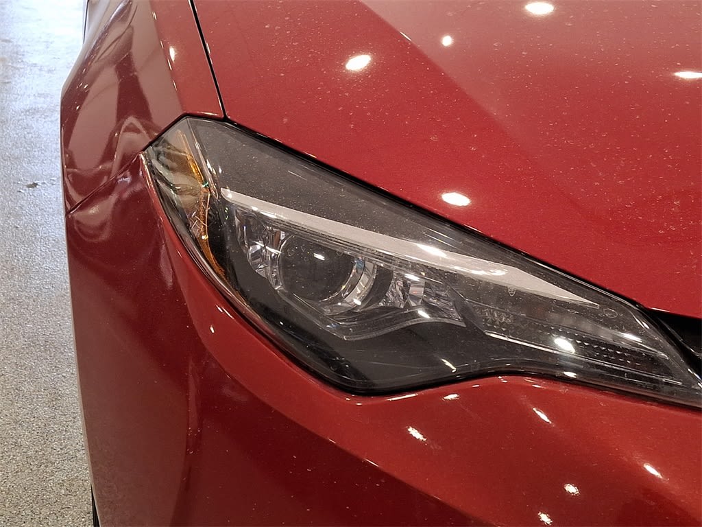 2018 Toyota Corolla LE 17