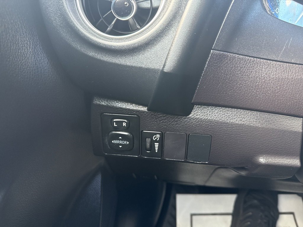 Thumbnail: 2018 Toyota Corolla - 25