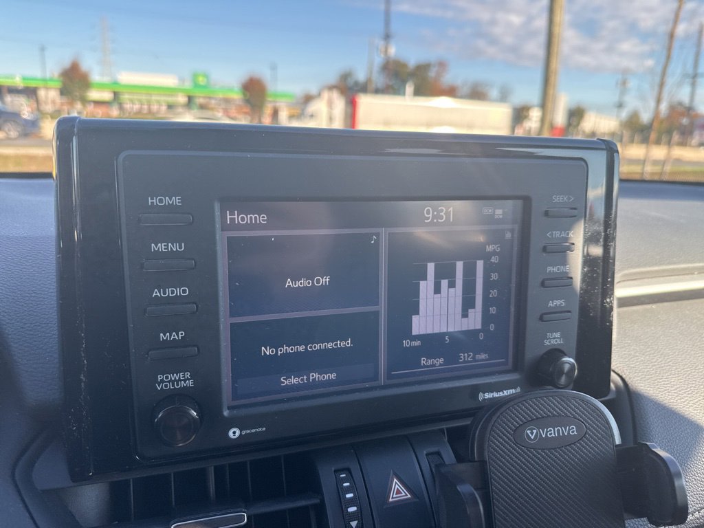 Thumbnail: 2020 Toyota RAV4 - 8