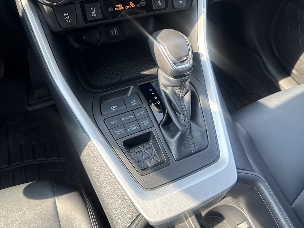 Thumbnail: 2023 Toyota RAV4 - 15