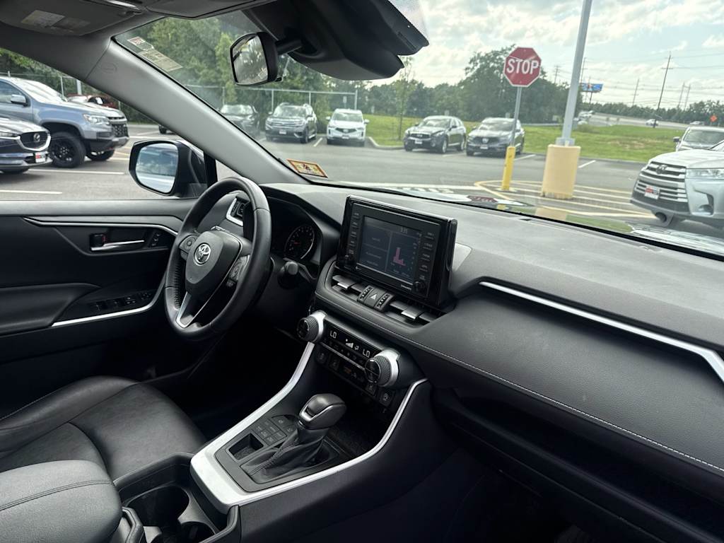 Thumbnail: 2021 Toyota RAV4 - 8