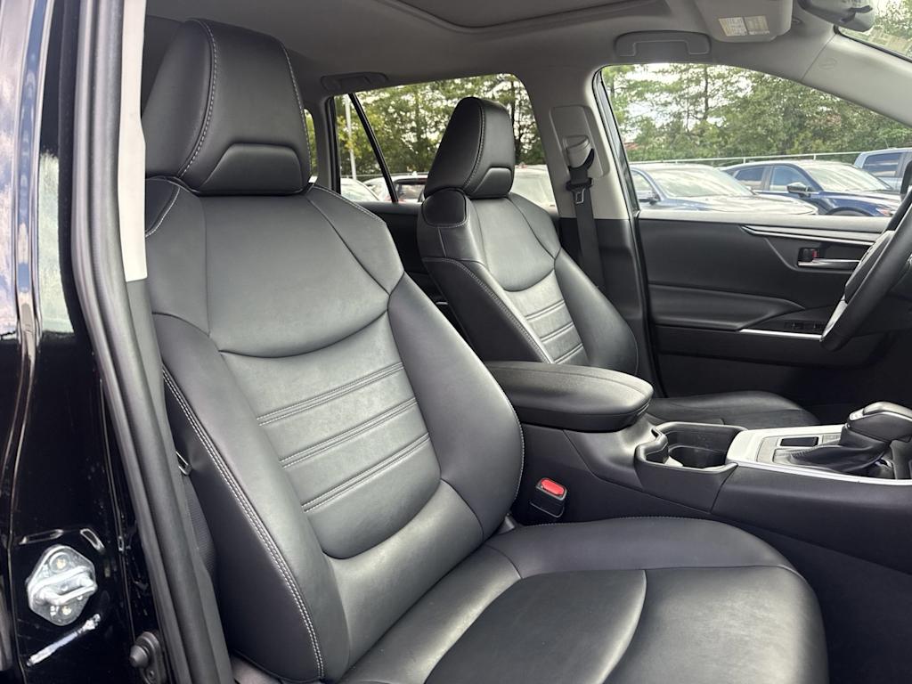 Thumbnail: 2021 Toyota RAV4 - 10