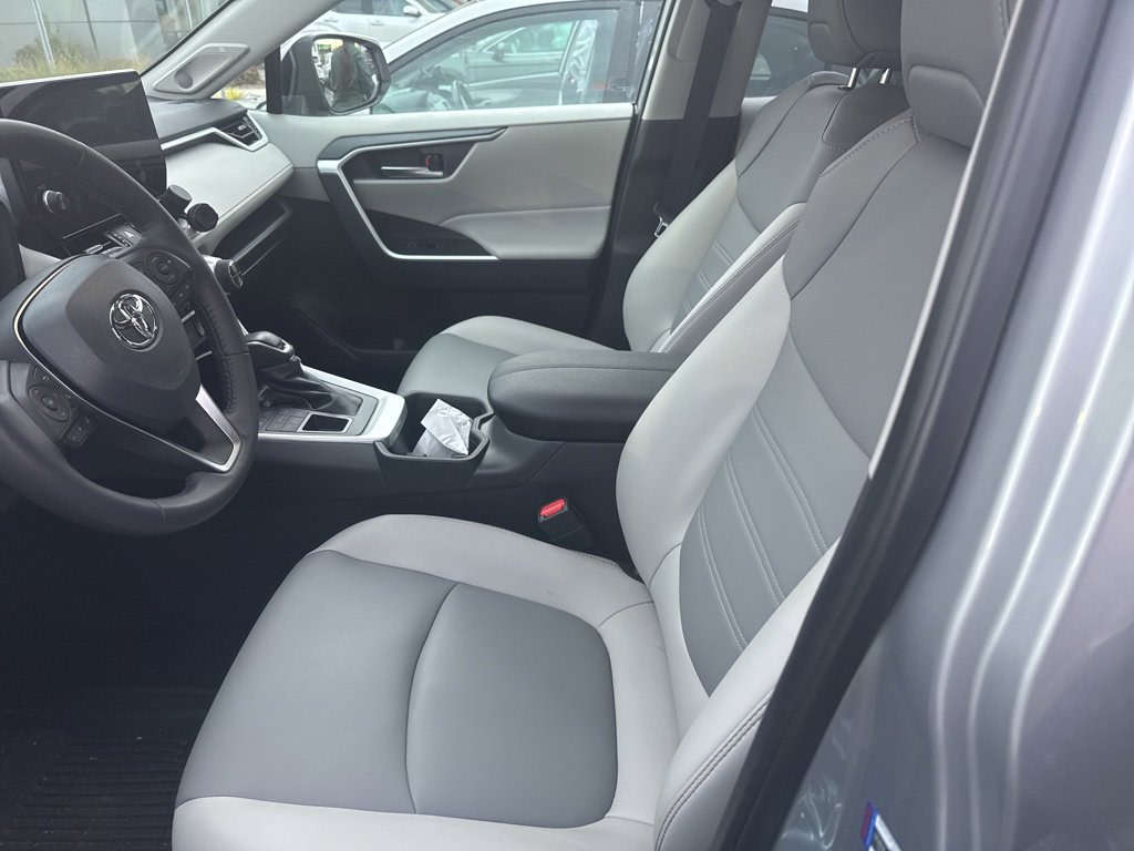 Thumbnail: 2025 Toyota RAV4 - 5