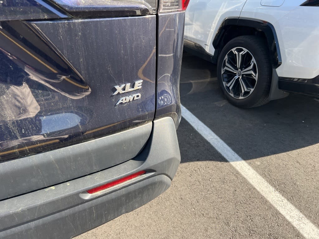 2023 Toyota RAV4 XLE Premium 16
