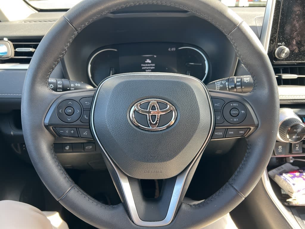 2023 Toyota RAV4 XLE Premium 9