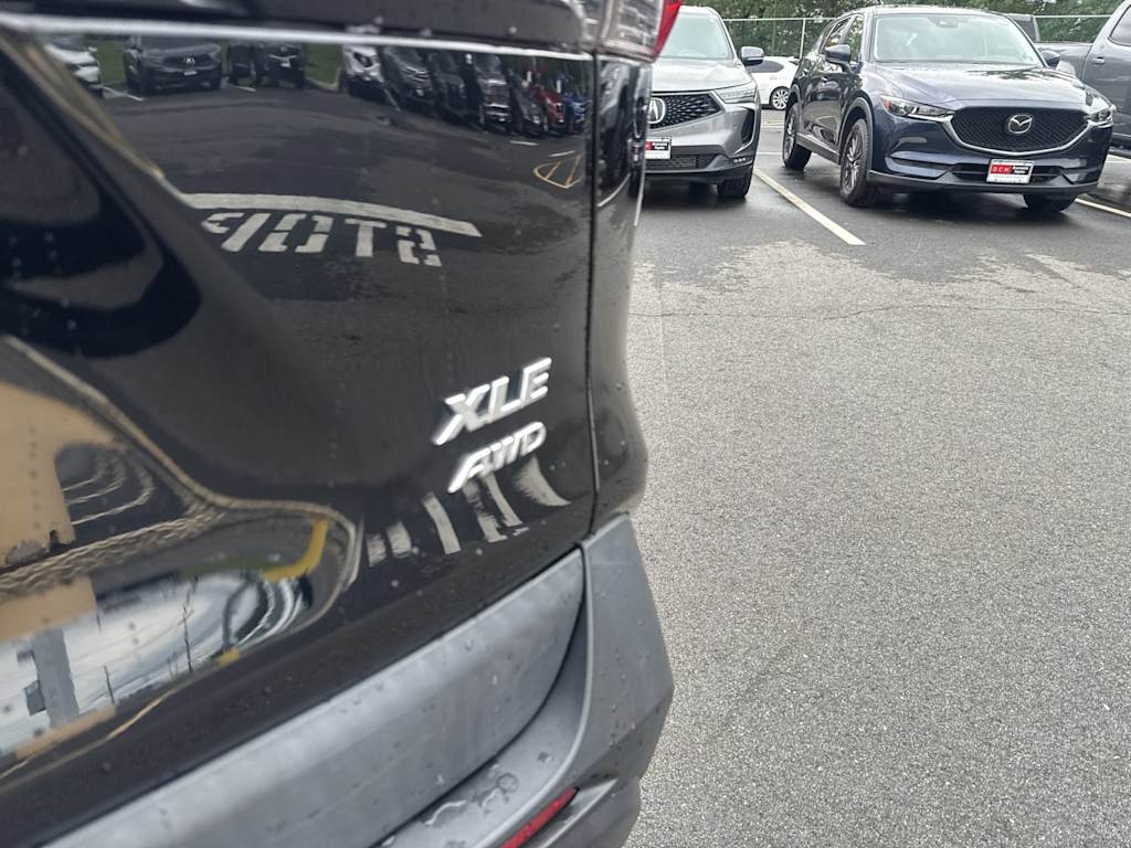 Thumbnail: 2019 Toyota RAV4 - 19