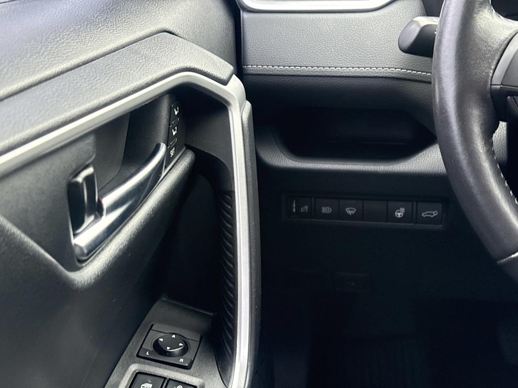 Thumbnail: 2019 Toyota RAV4 - 22