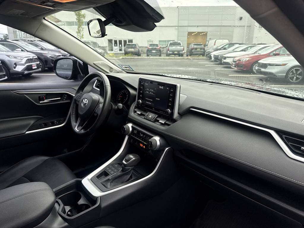Thumbnail: 2019 Toyota RAV4 - 8