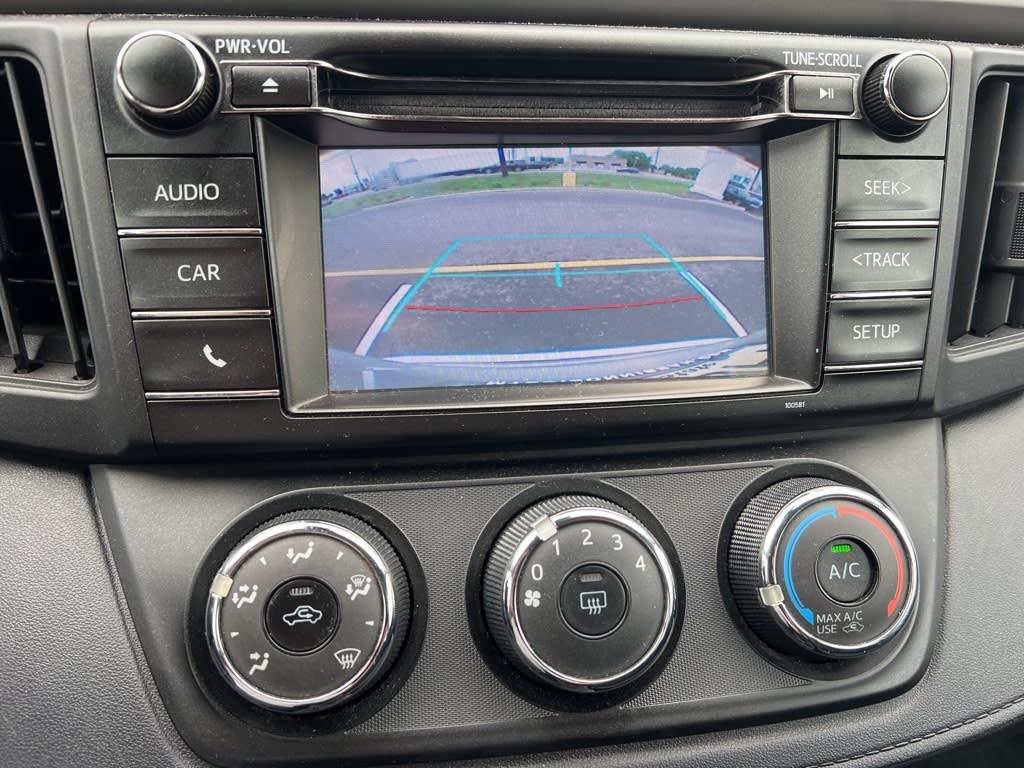 2017 Toyota RAV4 LE 9