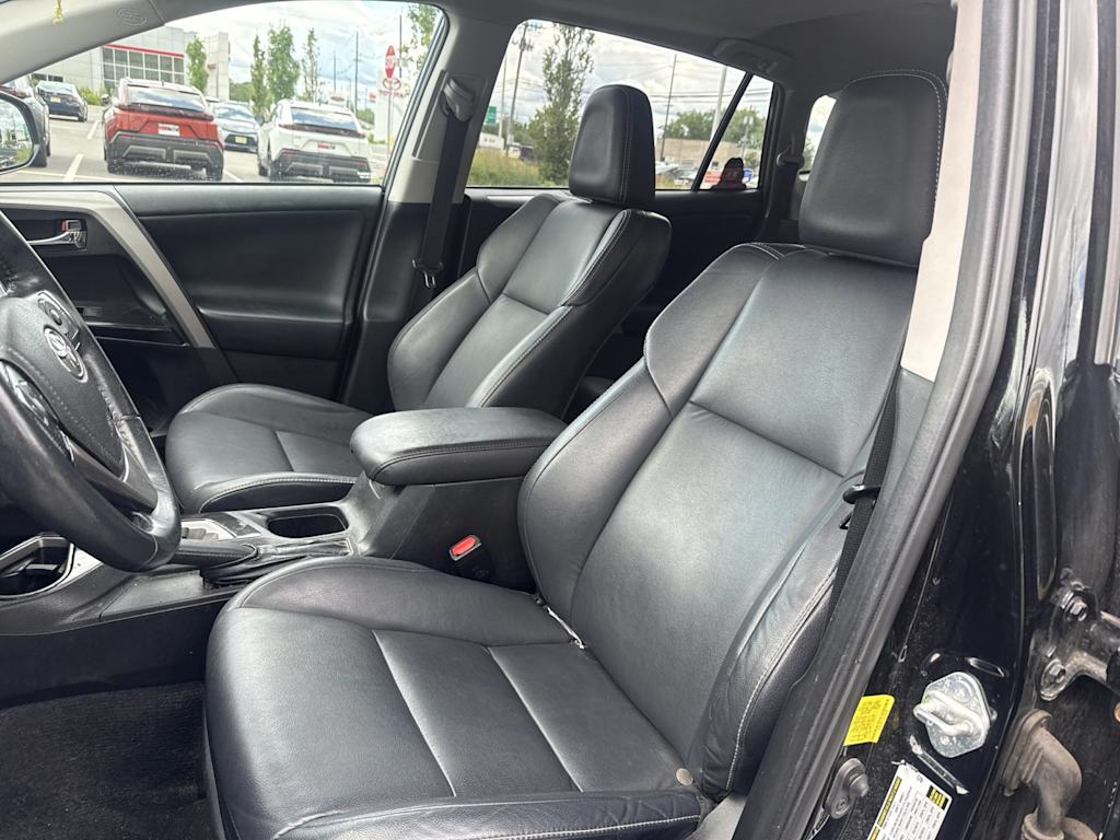 Thumbnail: 2018 Toyota RAV4 - 9