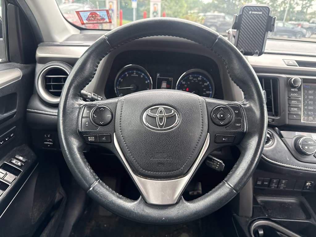 Thumbnail: 2018 Toyota RAV4 - 12