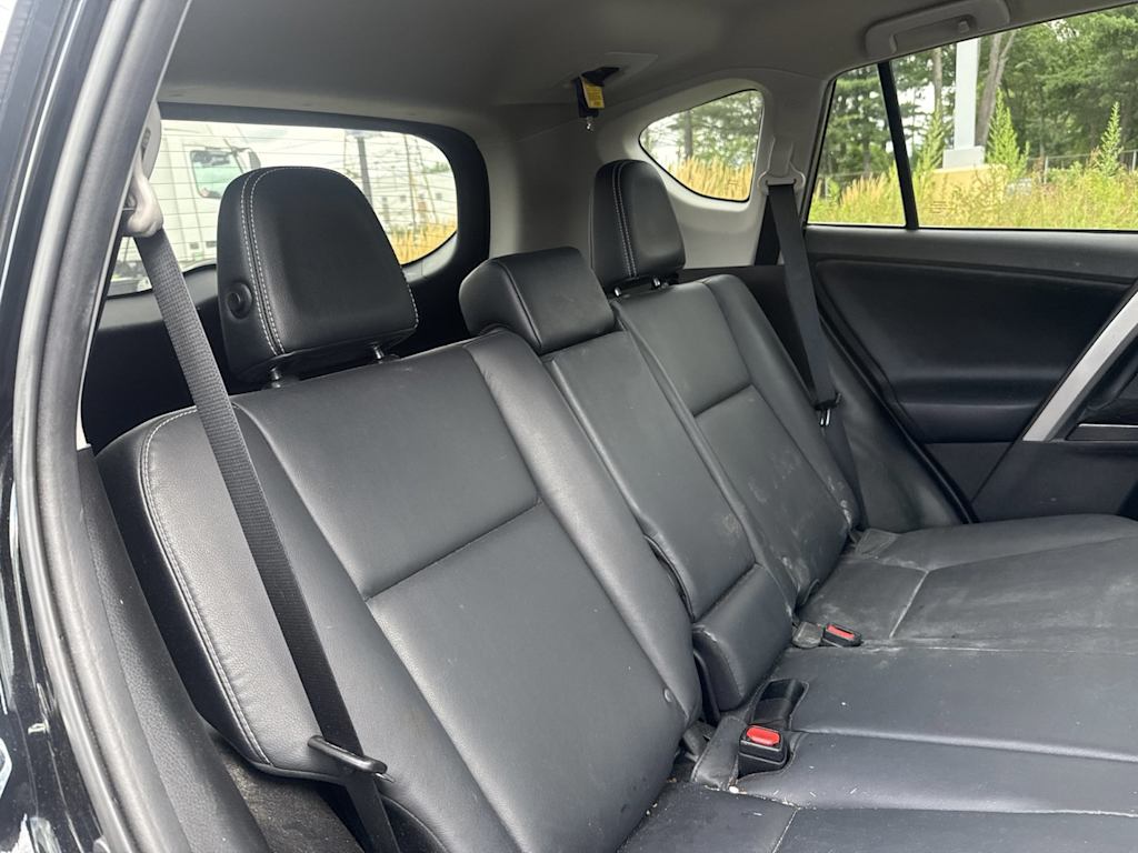 Thumbnail: 2018 Toyota RAV4 - 21