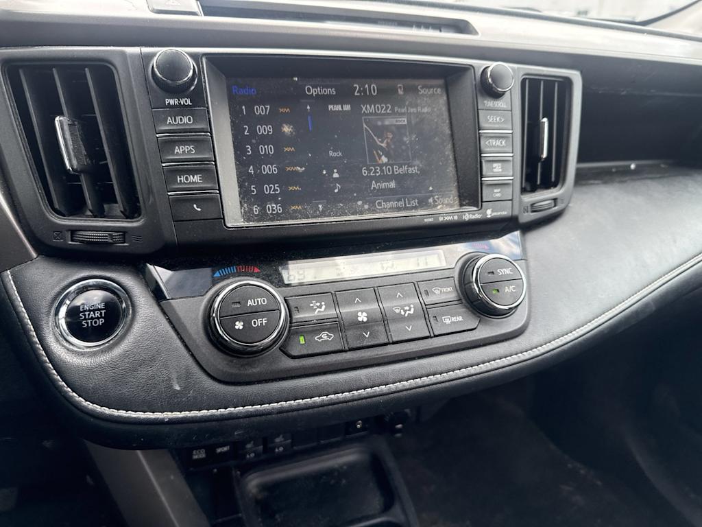 Thumbnail: 2018 Toyota RAV4 - 22