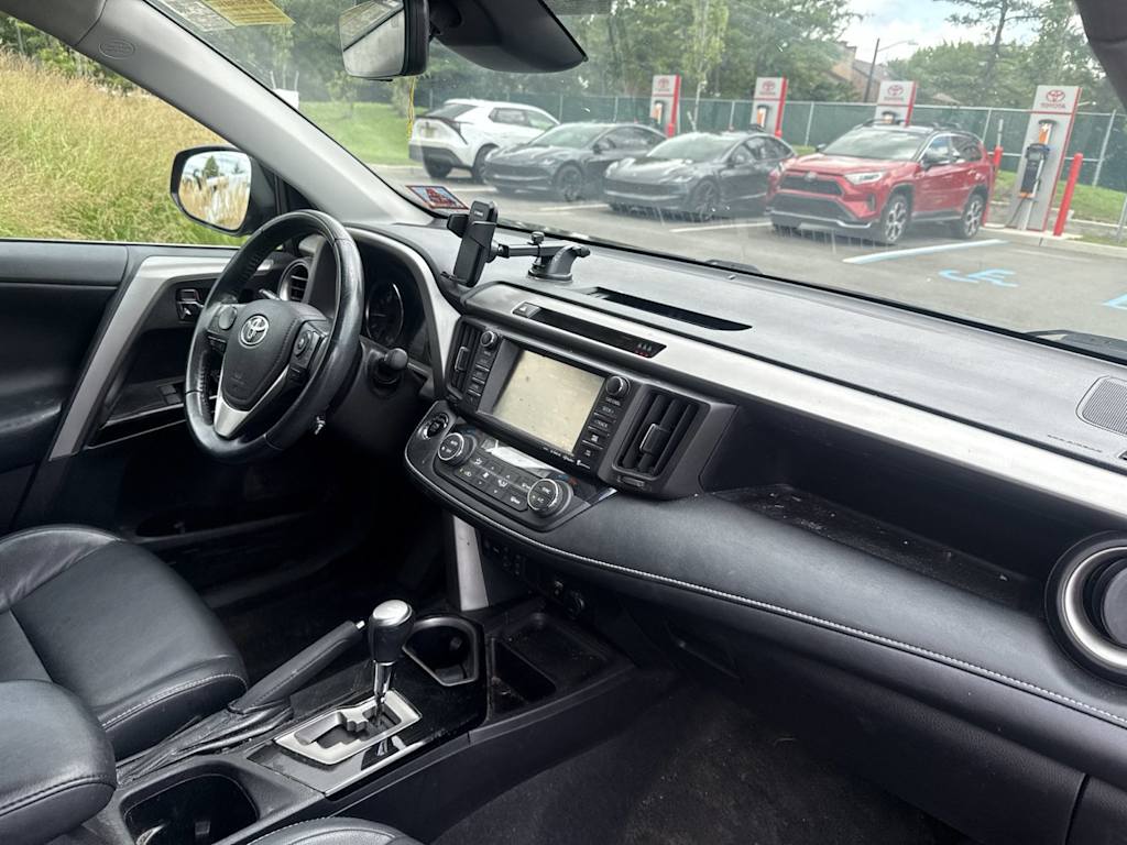 Thumbnail: 2018 Toyota RAV4 - 8