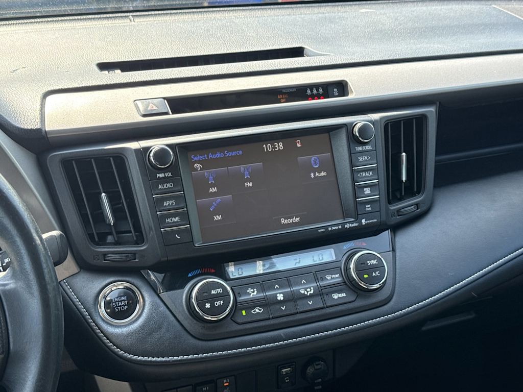 Thumbnail: 2018 Toyota RAV4 - 14