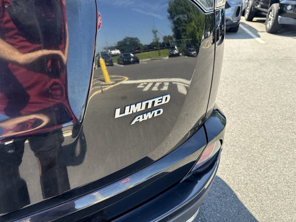 Thumbnail: 2018 Toyota RAV4 - 19