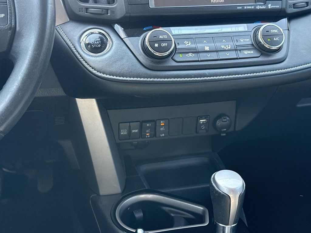 Thumbnail: 2018 Toyota RAV4 - 22