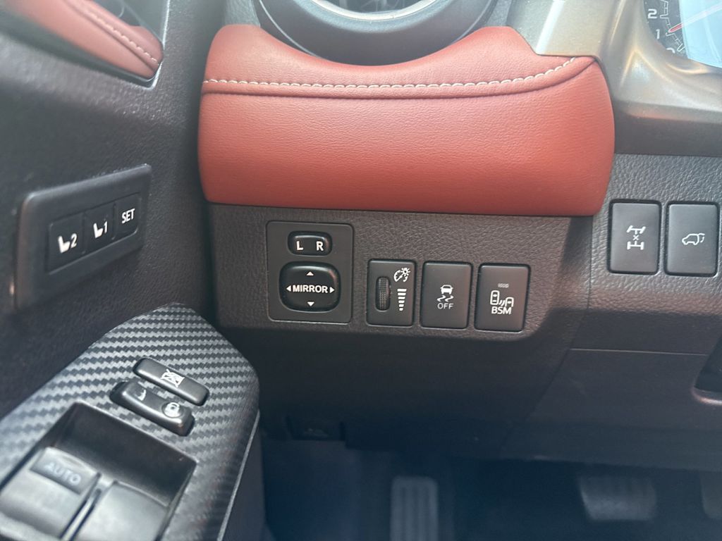 Thumbnail: 2015 Toyota RAV4 - 24