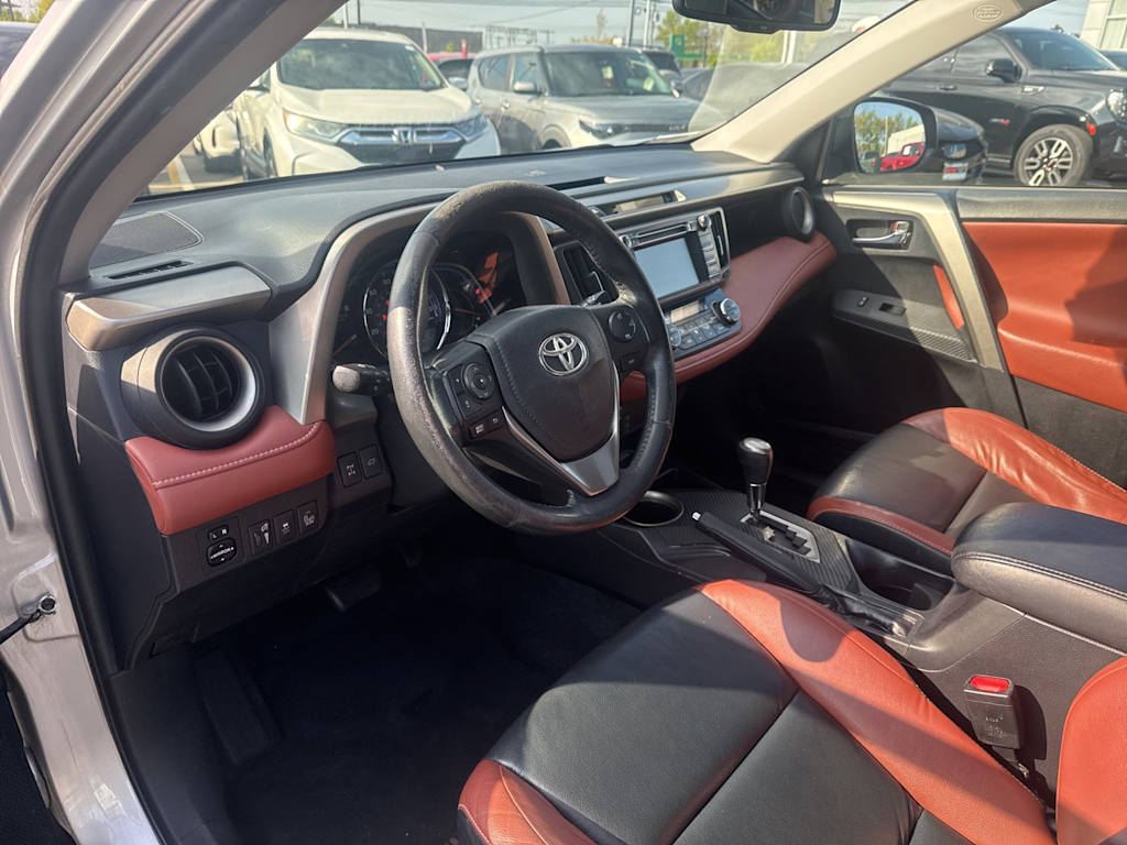 Thumbnail: 2015 Toyota RAV4 - 2