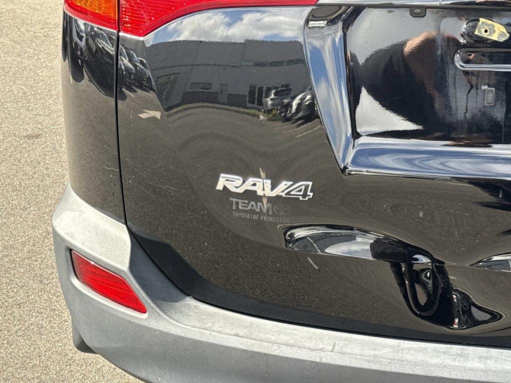 Thumbnail: 2015 Toyota RAV4 - 19