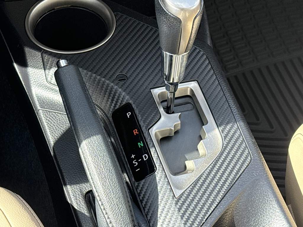 Thumbnail: 2015 Toyota RAV4 - 15