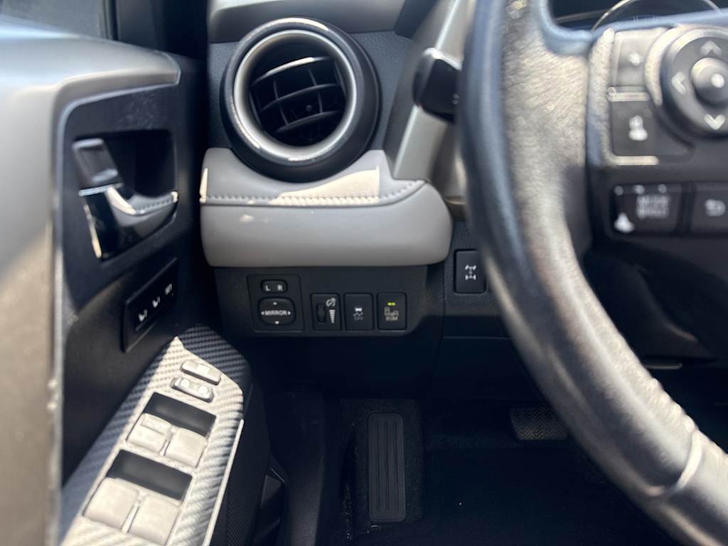 Thumbnail: 2013 Toyota RAV4 - 24