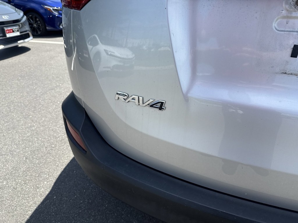 Thumbnail: 2013 Toyota RAV4 - 6