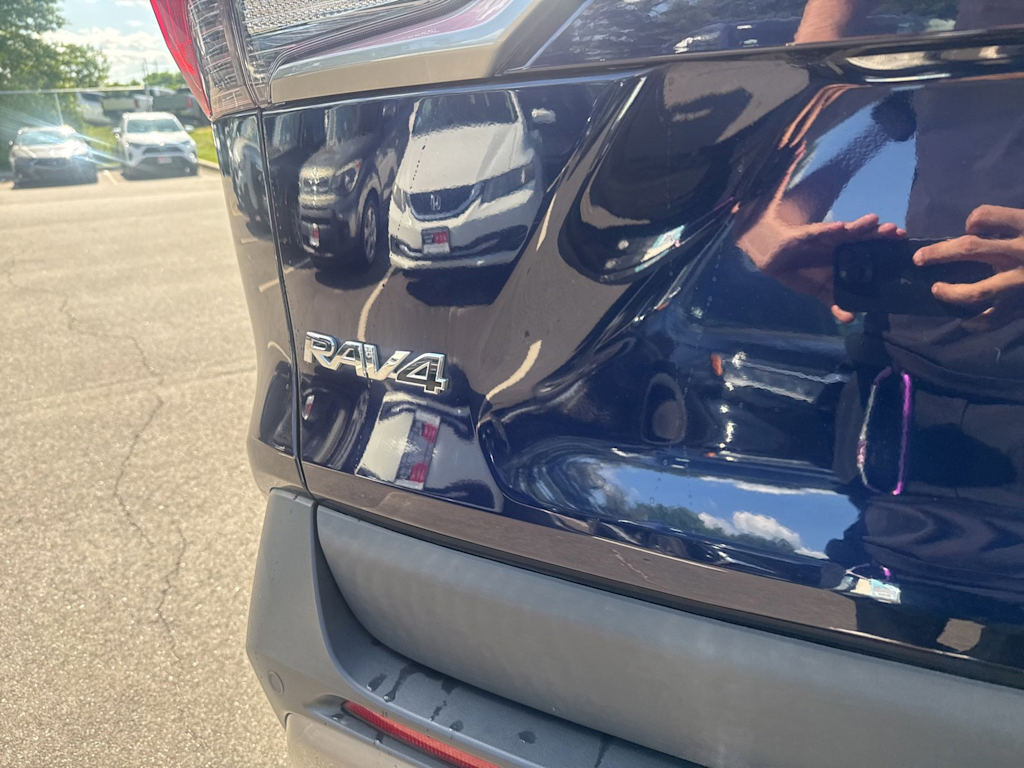 Thumbnail: 2020 Toyota RAV4 - 6
