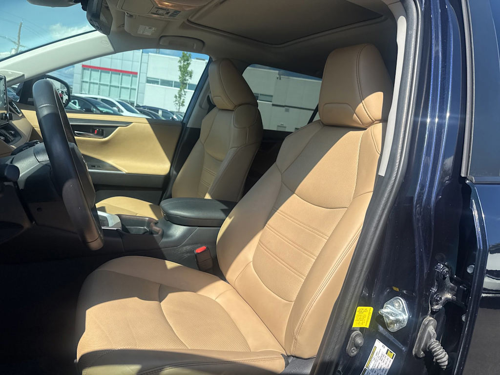 Thumbnail: 2020 Toyota RAV4 - 10
