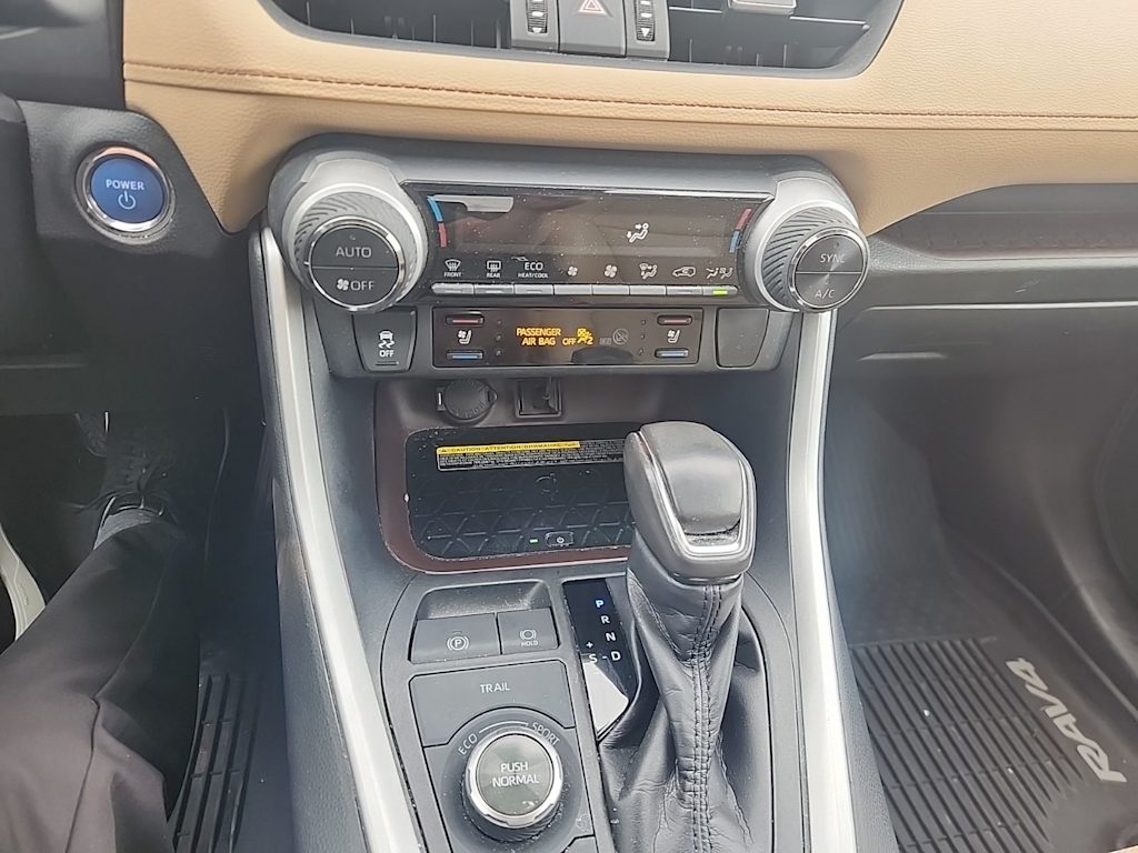 Thumbnail: 2020 Toyota RAV4 - 11