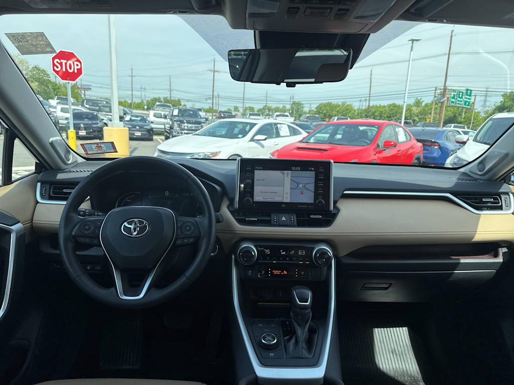 Thumbnail: 2020 Toyota RAV4 - 14