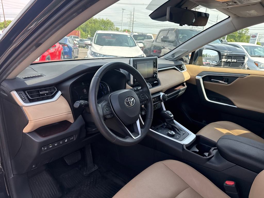 Thumbnail: 2020 Toyota RAV4 - 2